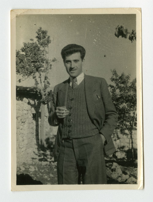 Syrian doctor in Zahleh, Lebanon. Recto