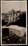 Tent at 21 rue Raynouard with the house in the background